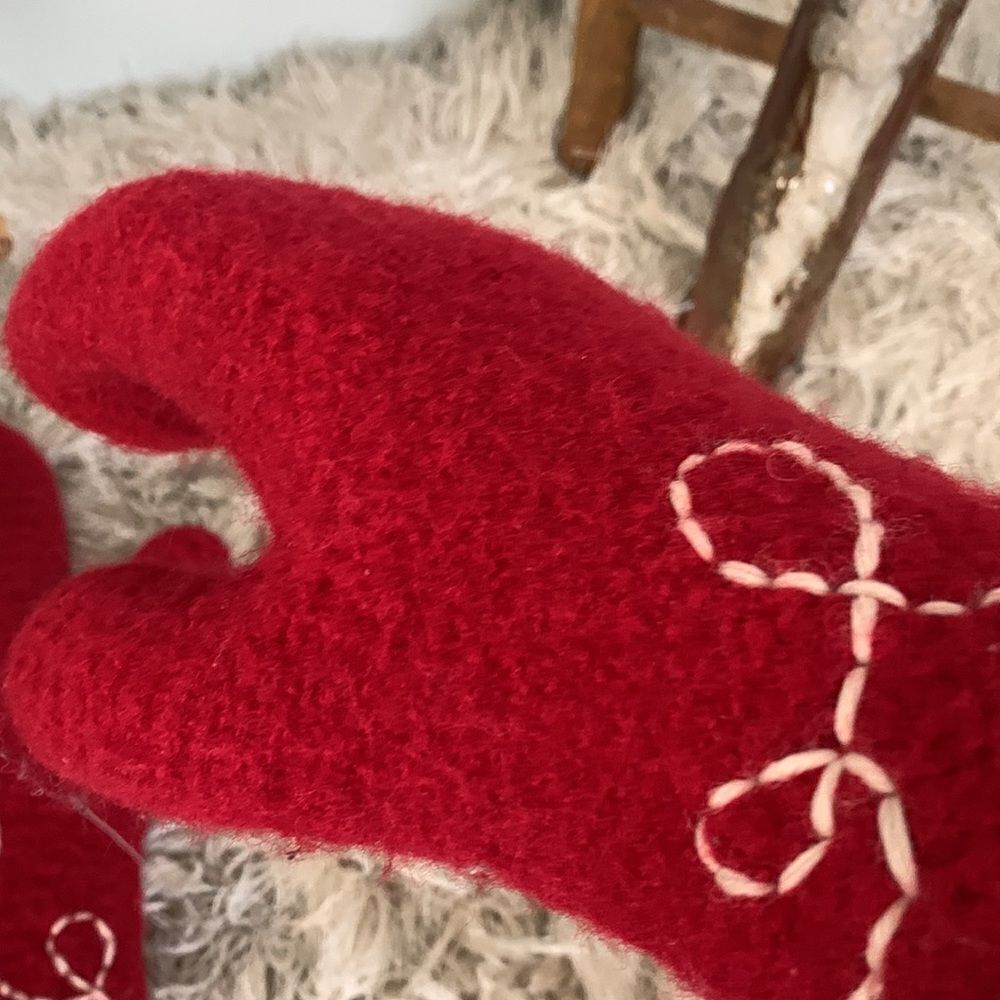 Handmade Red Felted Wool Mittens - Picture 15 of 17